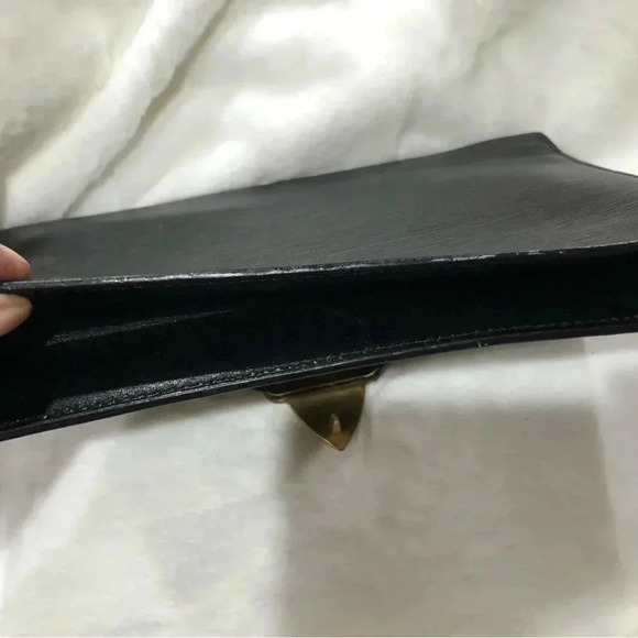 Louis Vuitton Epi Envelope Bag with working key - Picture 4 of 14